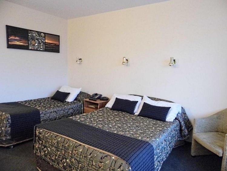 Westport Motor Hotel Екстер'єр фото